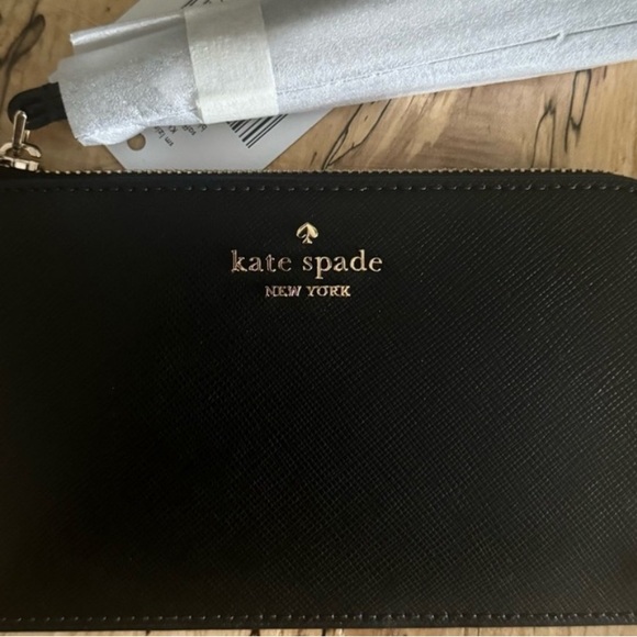 NWT Kate Spade Lucy Small L-Zip Wristlet - Picture 2 of 9